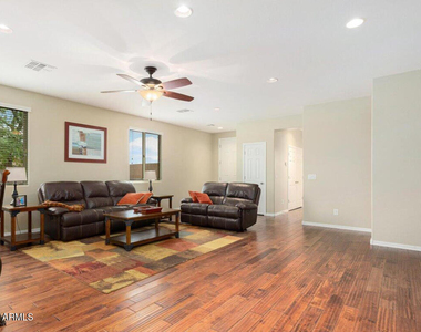 5412 W Fetlock Trail - Photo Thumbnail 7