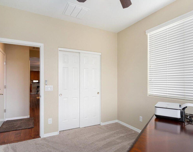 5412 W Fetlock Trail - Photo Thumbnail 21
