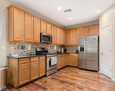 5412 W Fetlock Trail - Photo Thumbnail 9