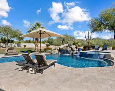 22073 N 79th Place - Photo Thumbnail 9