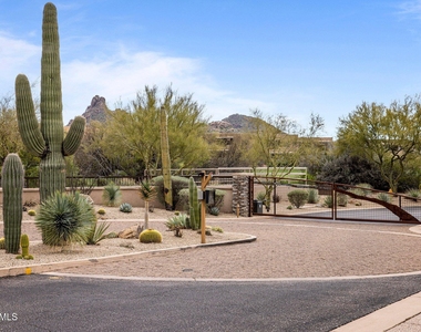 10260 E White Feather Lane - Photo Thumbnail 20