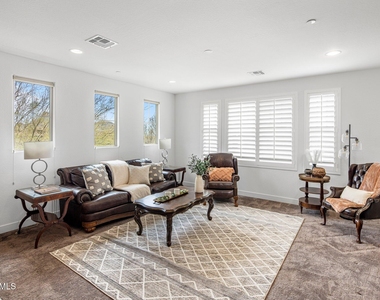 10260 E White Feather Lane - Photo Thumbnail 9