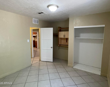 1701 E Harvard Street - Photo Thumbnail 12