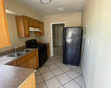 1701 E Harvard Street - Photo Thumbnail 9