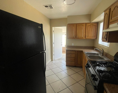 1701 E Harvard Street - Photo Thumbnail 11