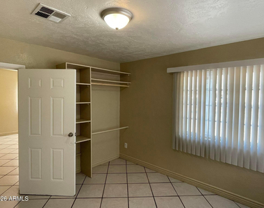 1701 E Harvard Street - Photo Thumbnail 4