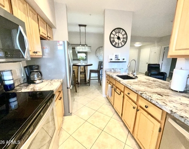 14950 W Mountain View Boulevard - Photo Thumbnail 7