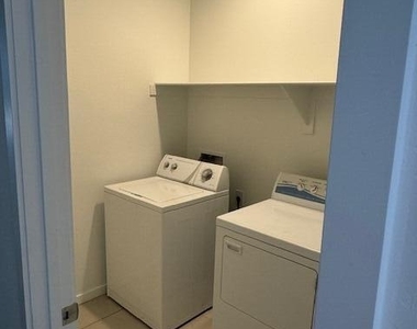 12430 W Levi Drive - Photo Thumbnail 5
