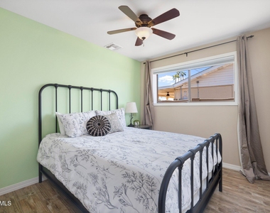 8625 E Lincoln Drive - Photo Thumbnail 15