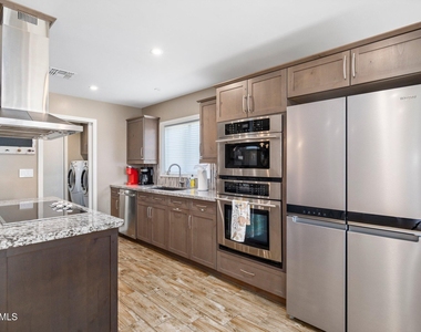 8625 E Lincoln Drive - Photo Thumbnail 9