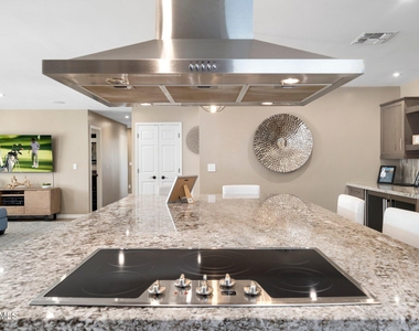 8625 E Lincoln Drive - Photo Thumbnail 8