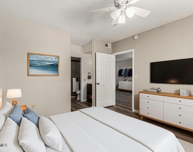 1825 W Ray Road - Photo Thumbnail 17
