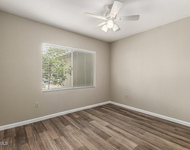 1825 W Ray Road - Photo Thumbnail 14