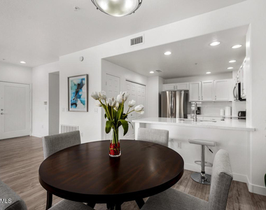 20121 N 76th Street - Photo Thumbnail 10