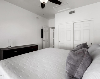 20121 N 76th Street - Photo Thumbnail 23