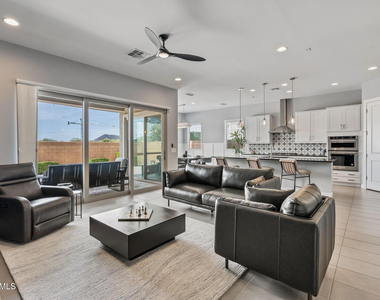 22226 N 28th Street - Photo Thumbnail 12