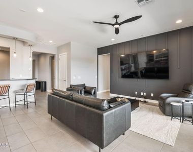 22226 N 28th Street - Photo Thumbnail 11