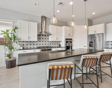 22226 N 28th Street - Photo Thumbnail 14