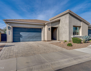 22226 N 28th Street - Photo Thumbnail 4