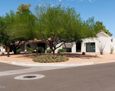 11601 N 50th Place - Photo Thumbnail 27