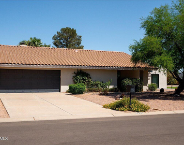11601 N 50th Place - Photo Thumbnail 1