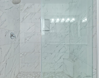 14237 N 41st Drive - Photo Thumbnail 7