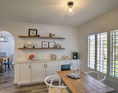 6630 N 81st Place - Photo Thumbnail 10