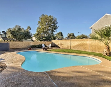 6630 N 81st Place - Photo Thumbnail 26