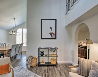 6630 N 81st Place - Photo Thumbnail 6