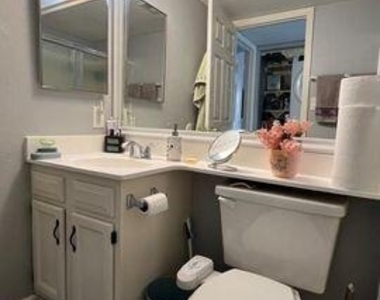 1055 W 5th Street - Photo Thumbnail 13