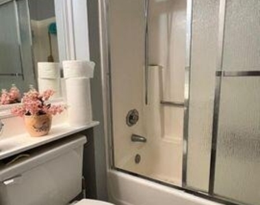 1055 W 5th Street - Photo Thumbnail 14