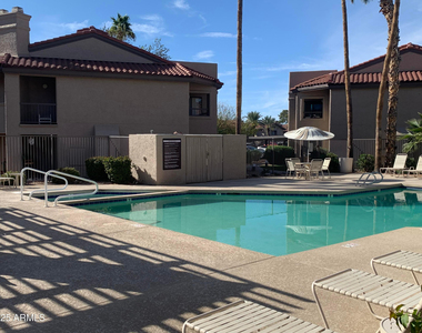 9445 N 94th Place - Photo Thumbnail 20