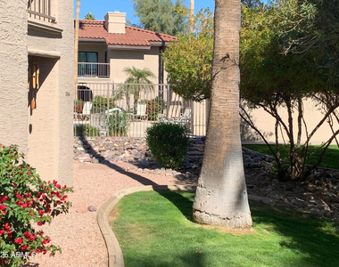 9445 N 94th Place - Photo Thumbnail 7