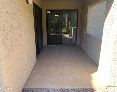 9445 N 94th Place - Photo Thumbnail 13