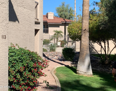 9445 N 94th Place - Photo Thumbnail 15