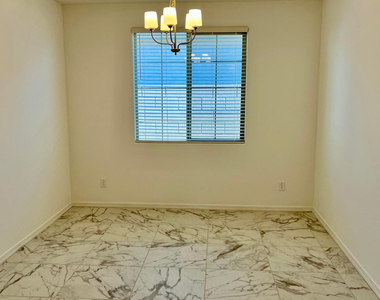 10214 W Indianola Avenue - Photo Thumbnail 15