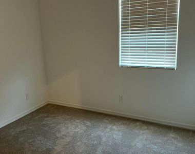 10214 W Indianola Avenue - Photo Thumbnail 11