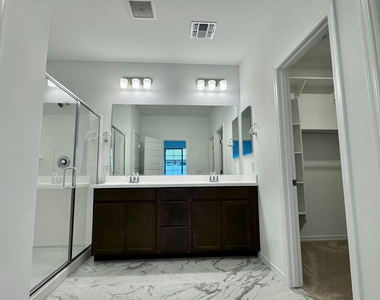 10214 W Indianola Avenue - Photo Thumbnail 22