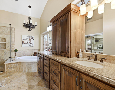 7642 E Hartford Drive - Photo Thumbnail 21