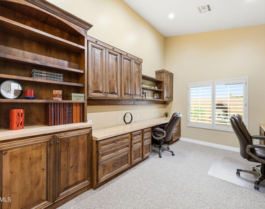 7642 E Hartford Drive - Photo Thumbnail 15