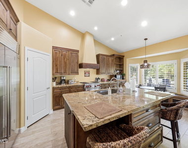 7642 E Hartford Drive - Photo Thumbnail 11