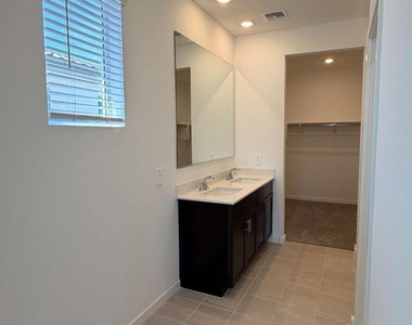 2379 E Fortana Drive - Photo Thumbnail 26