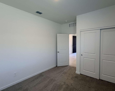2379 E Fortana Drive - Photo Thumbnail 16