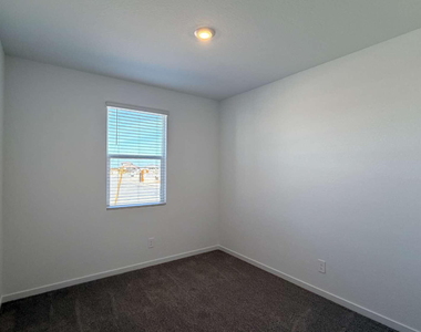 2379 E Fortana Drive - Photo Thumbnail 10