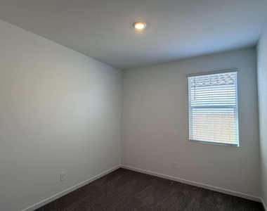 2379 E Fortana Drive - Photo Thumbnail 11