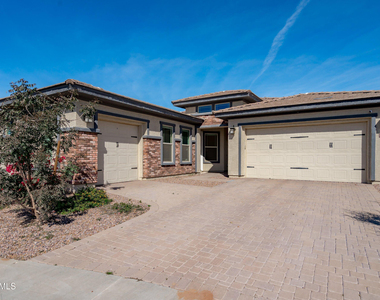 10812 E Tesla Avenue - Photo Thumbnail 2