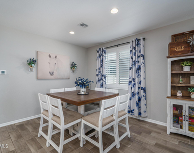 11987 S 172nd Avenue - Photo Thumbnail 4