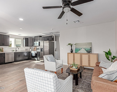 6421 S 23rd Street - Photo Thumbnail 3