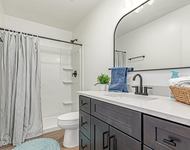 6421 S 23rd Street - Photo Thumbnail 8