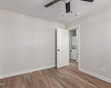 6421 S 23rd Street - Photo Thumbnail 6
